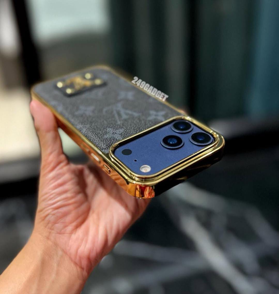 Luxury Phone Case For iPhone 17/ 16 / 15 / 14