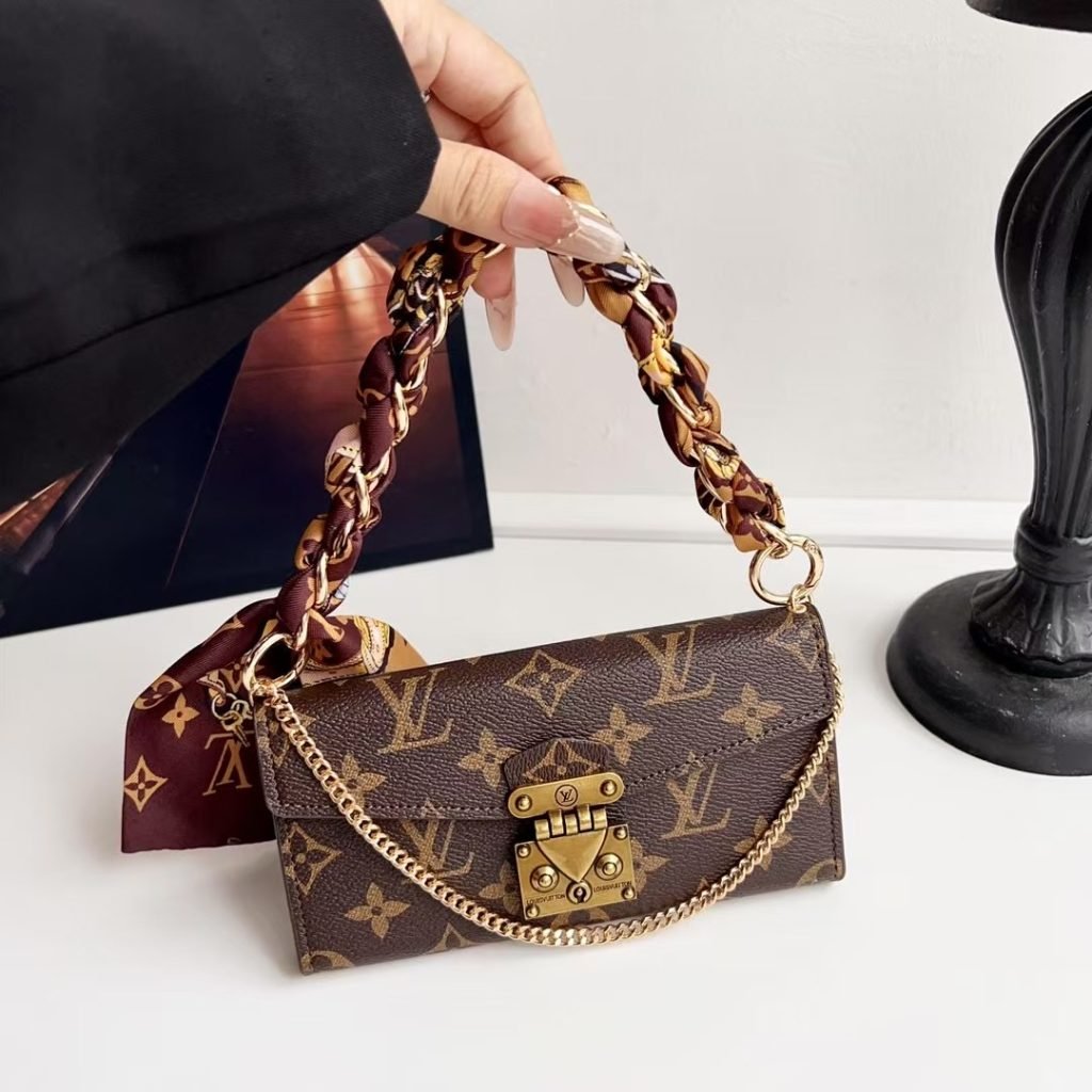 Louis Vuitton iPhone 17 Pro Max case wallet – luxury designer magsafe LV monogram designer phone cover