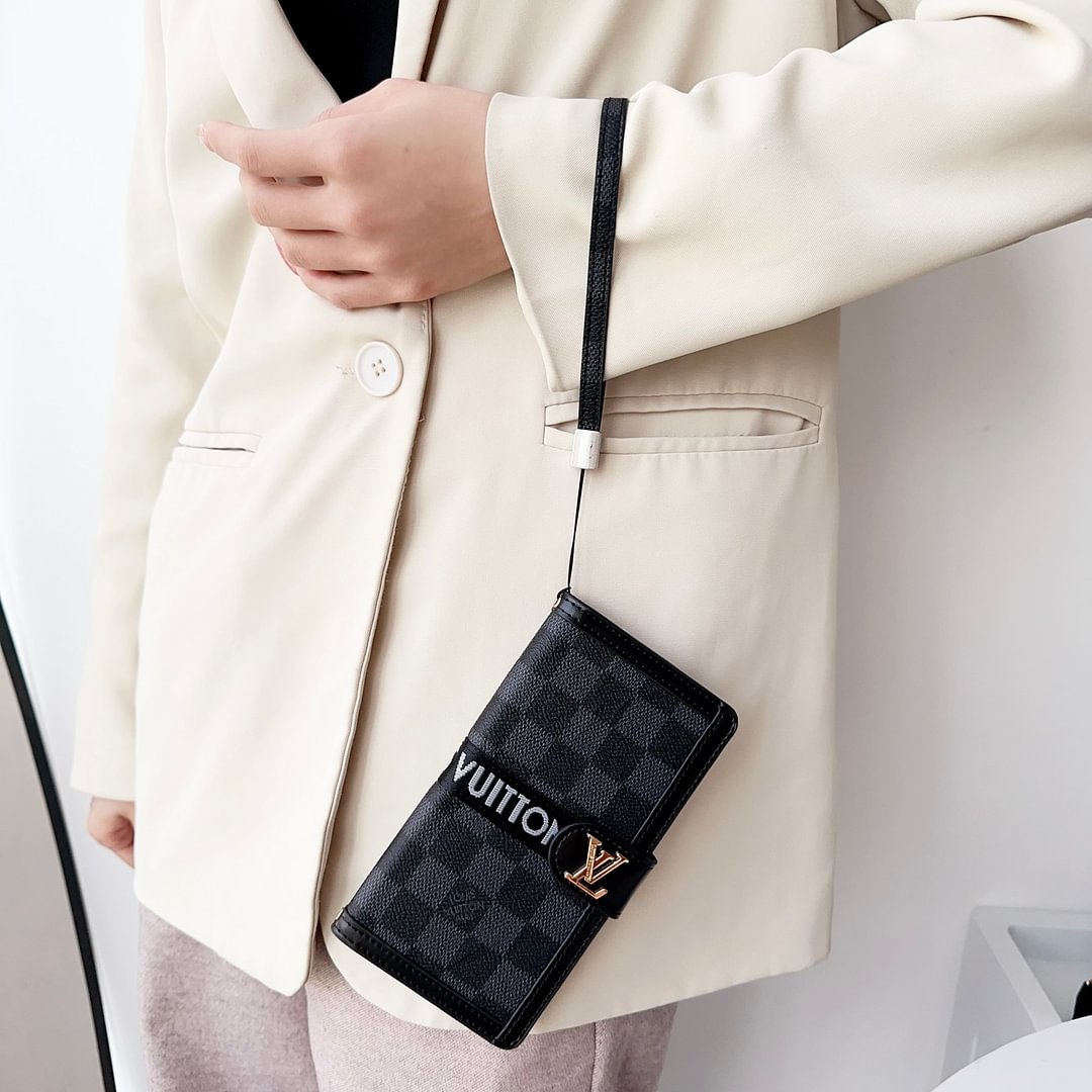 Louis Vuitton iPhone 17 Pro case – monogram premium leather LV monogram designer phone cover